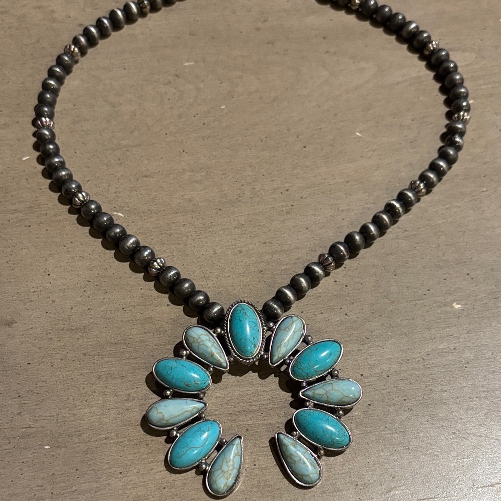Vintage Turquoise and Silver Necklace COSTUME JEWELRY Festival Vibe